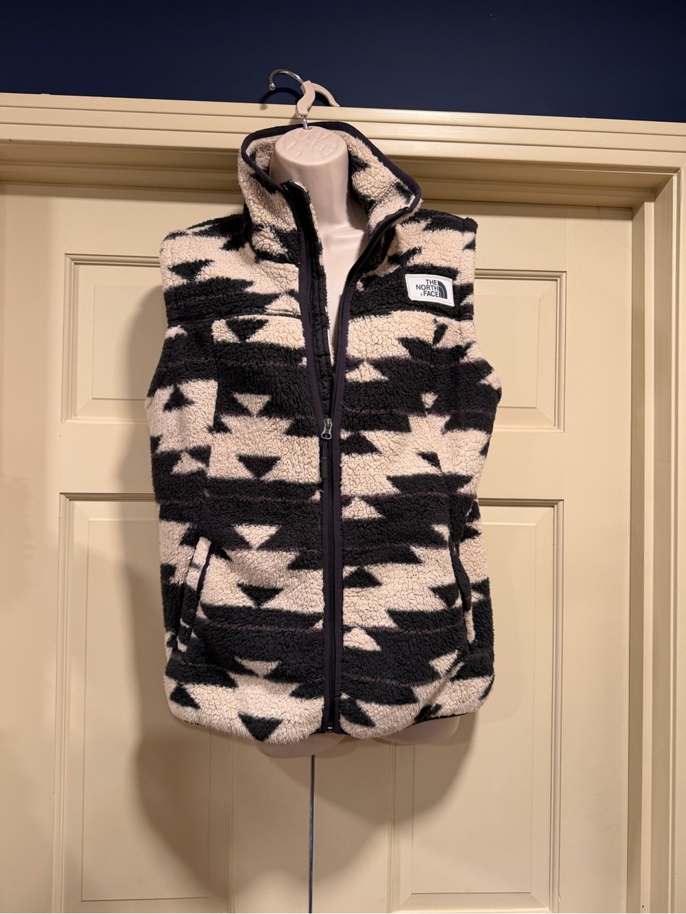 The North Face Brown Black & Cream Patterned Sherpa Vest Womens size Large